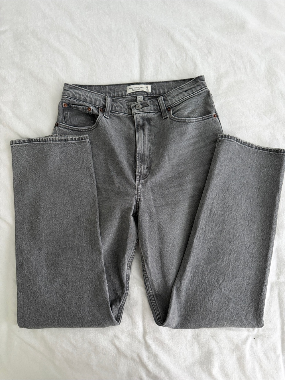 Abercrombie & Fitch Straight Leg Jeans in Washed Gray Curve Love